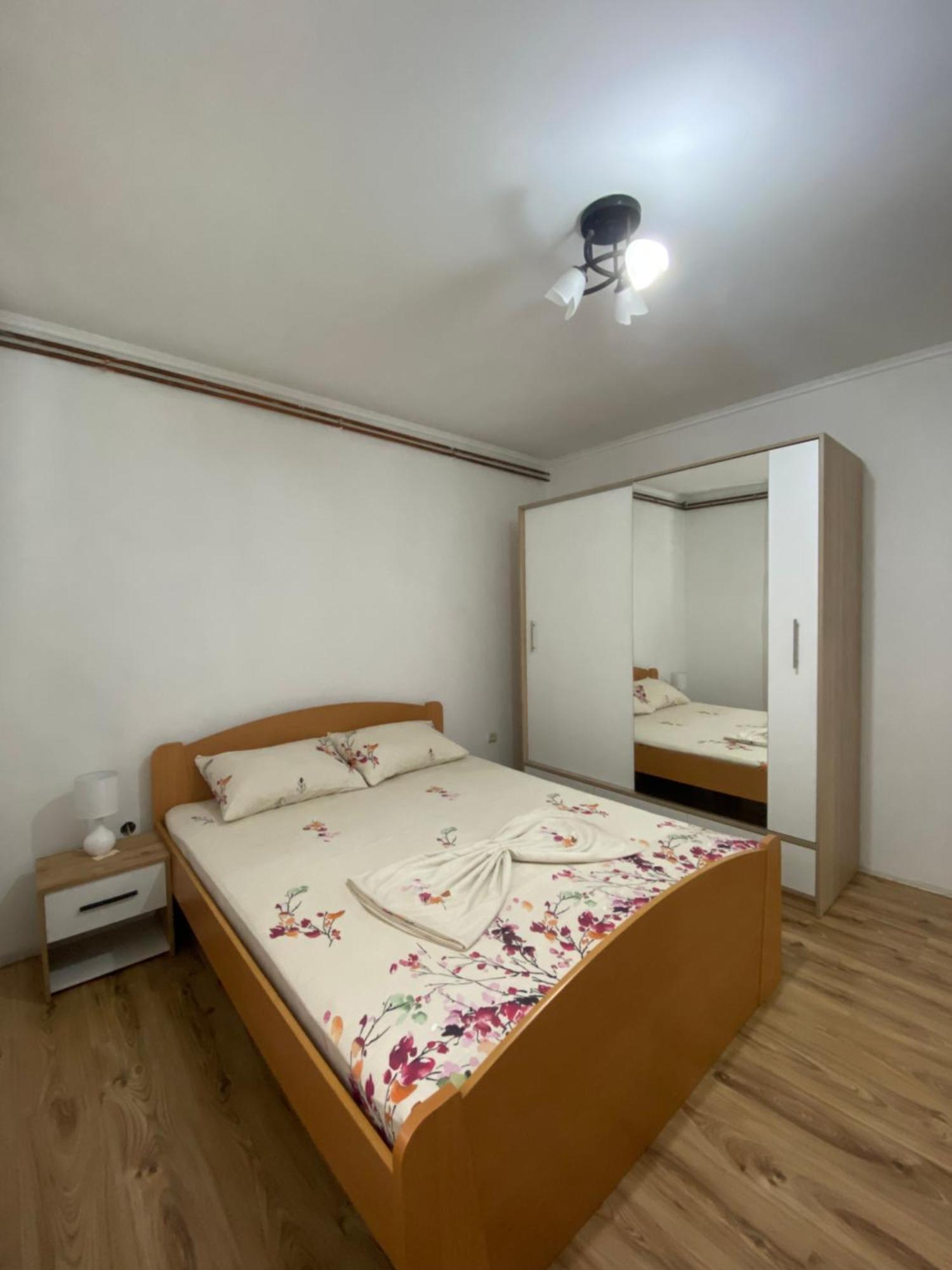 Apartmani Dora Leskovac Leskovac  Luaran gambar